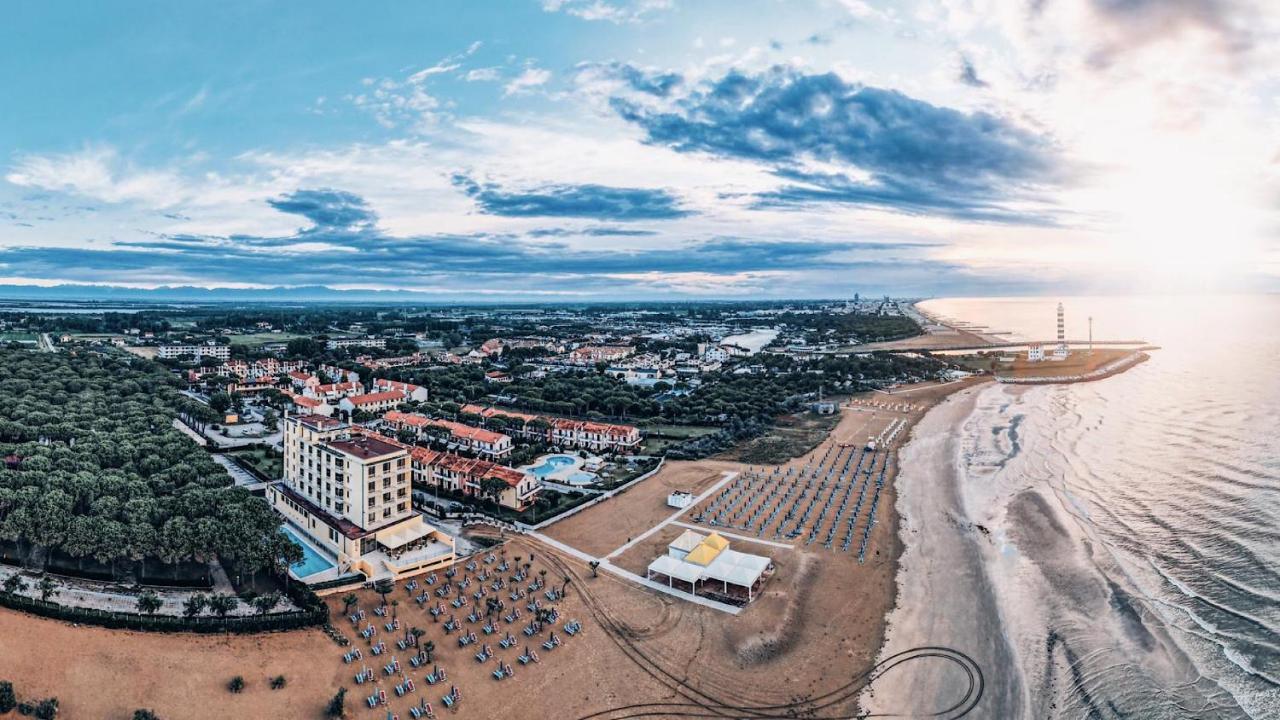 Hotel Fenix Cavallino-Treporti Exterior photo